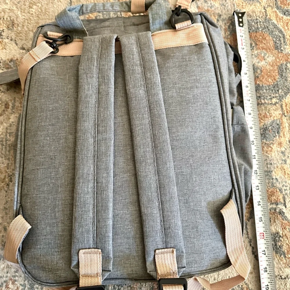 NWOT‎ Multi-Function Travel Diaper Bag / Changing Station / Privacy Sleep